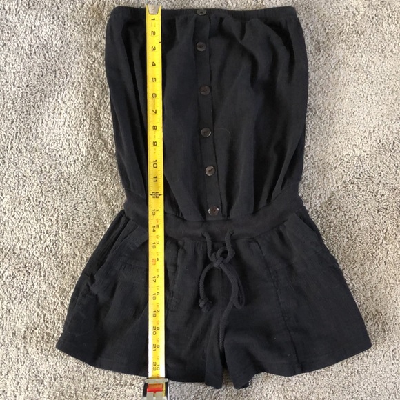 Black Romper Linen-like Fabric With Buttons, Pockets, & Drawstring - Picture 4 of 5